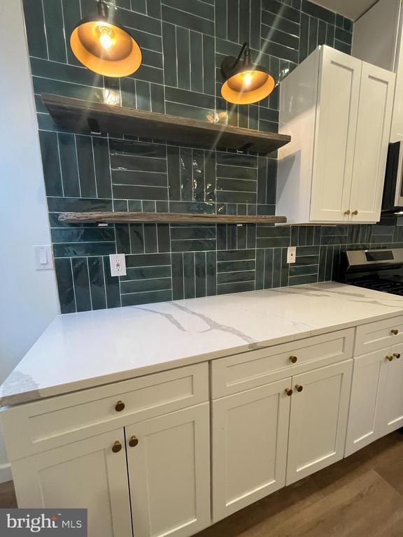 Primary Photo - 5712 Cedar Ave