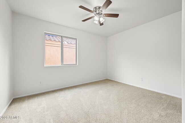 Building Photo - 6135 E Paradise Ln