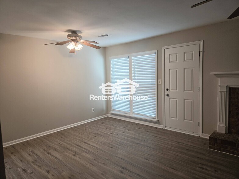 Building Photo - 4891 Jenny Dr