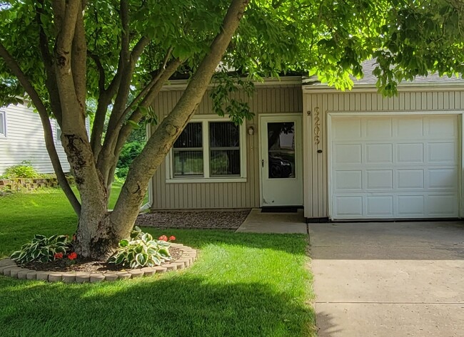 Front - 5205 N Montclair Ave