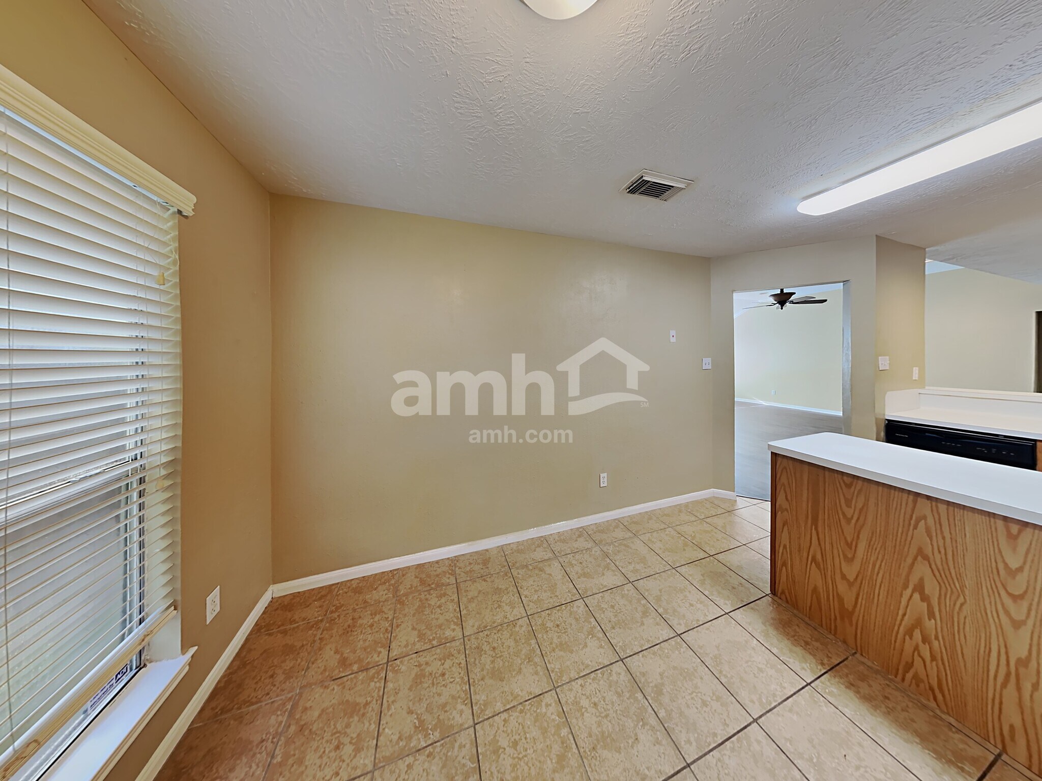 Building Photo - 29010 Ashbrook Ln