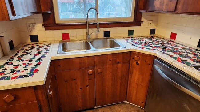 Building Photo - More Space Than Most Rentals — Three Bedroom Single-Family Home in Olean NY!