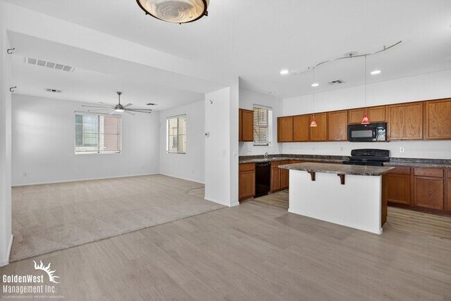 Building Photo - Beautiful 4Bdm 3.5Ba Home in South Phoenix!