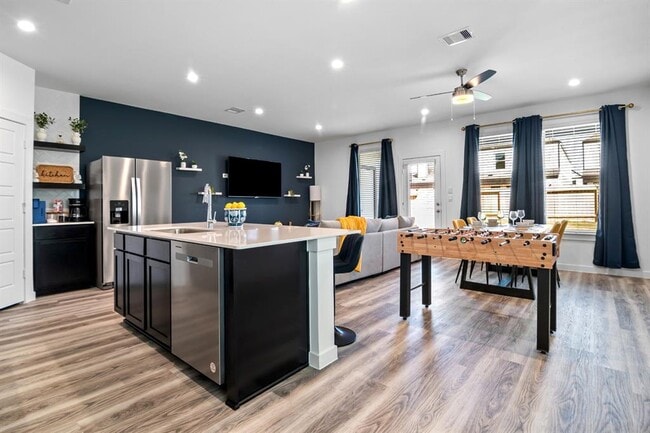 Building Photo - 3121 Crown Gate Dr