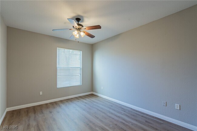 Building Photo - 10550 W Alexander Rd