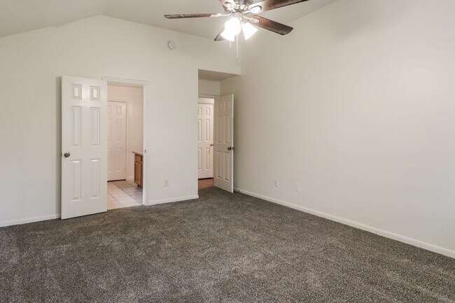 Building Photo - 16127 Kelley Green Ct