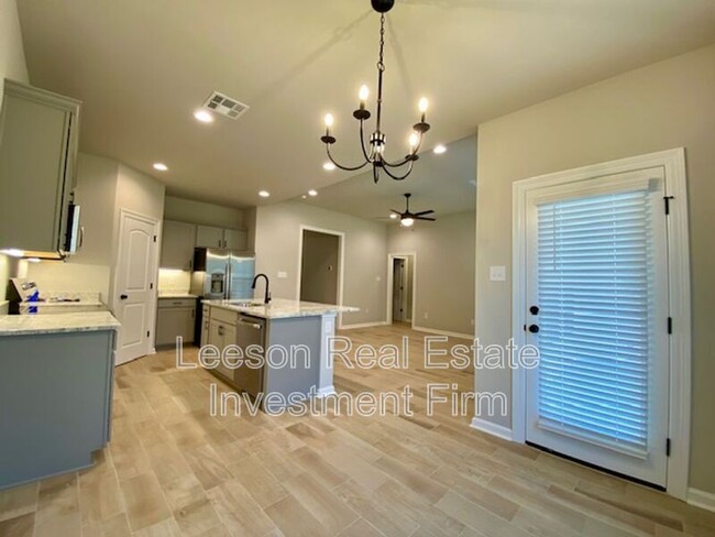 Building Photo - 421 Zinfandel Pl