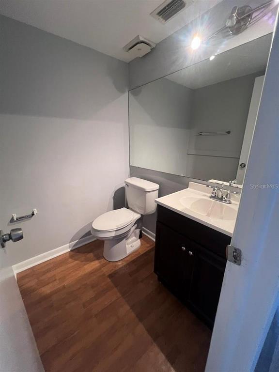 Building Photo - 2072 Los Lomas Dr