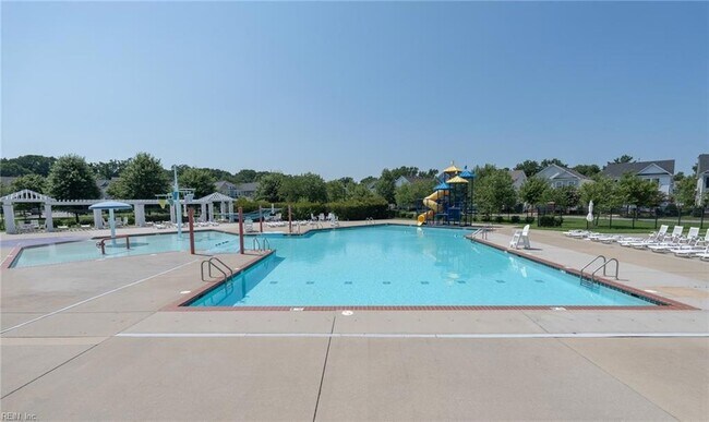 Building Photo - 302 Milton Ct