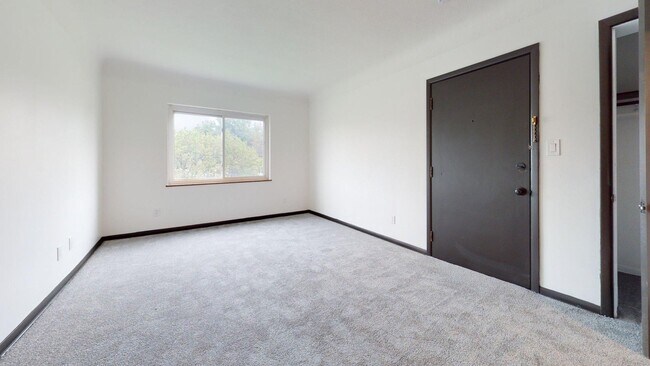 Building Photo - Parma - 2 Bedroom Apartment