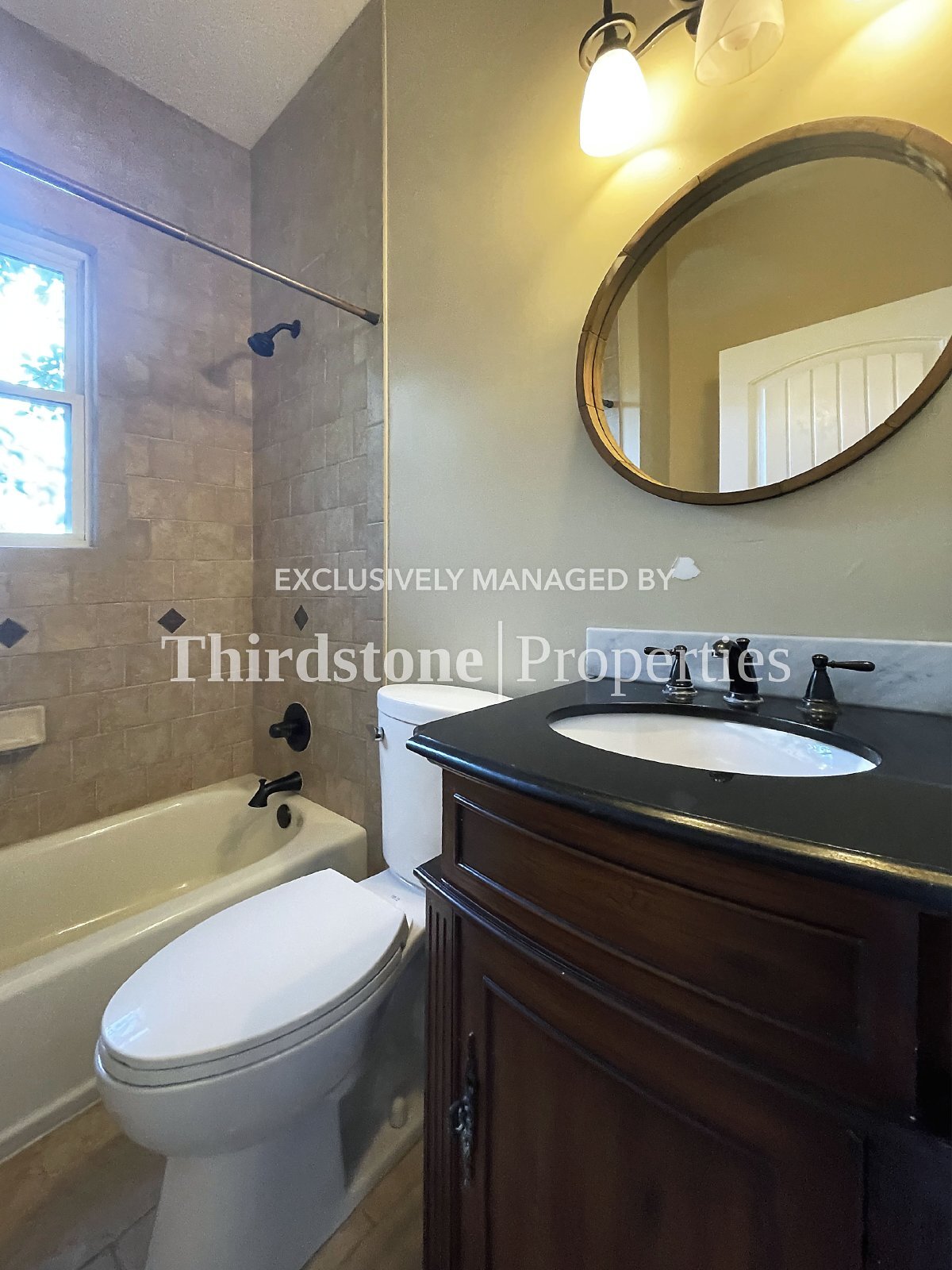 Building Photo - 2252 Park St