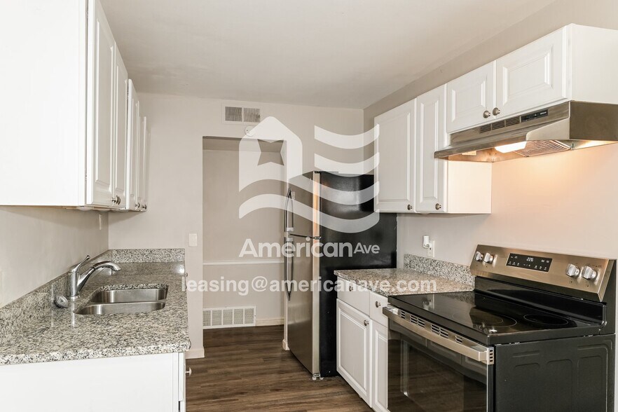 Building Photo - 11020 Linnell Dr