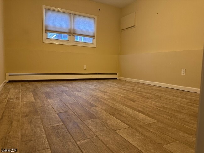 Building Photo - 14 Orchard St