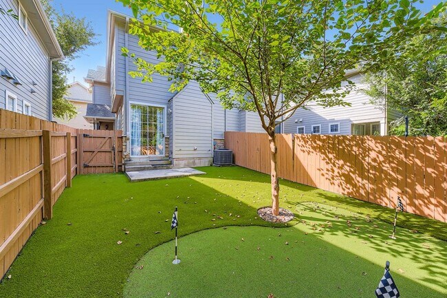 Building Photo - 8518 Cahill Dr