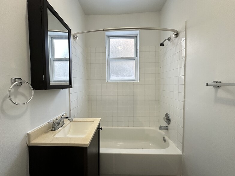 Building Photo - 1621 N Humboldt Blvd