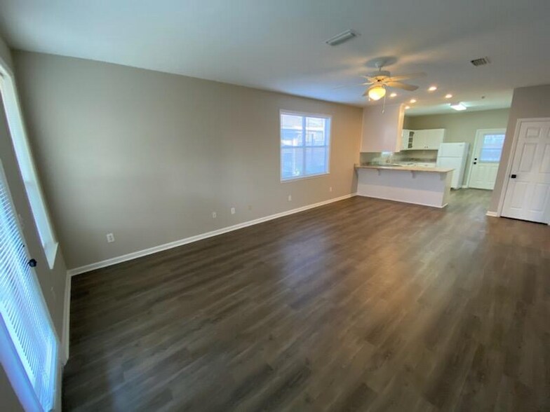 Building Photo - 119 Argonaut St