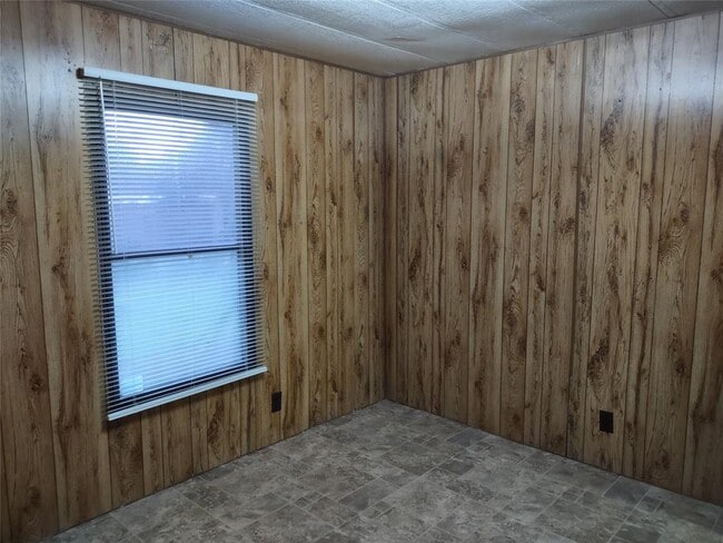 Building Photo - 17307 McIntosh Cir