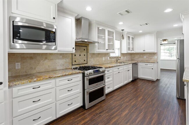 Building Photo - 4414 Belle Glade Dr