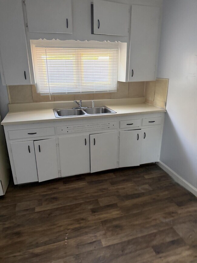 Building Photo - COZY BACKYARD STUDIO NEAR UPTOWN & DOWNTOWN PHOENIX