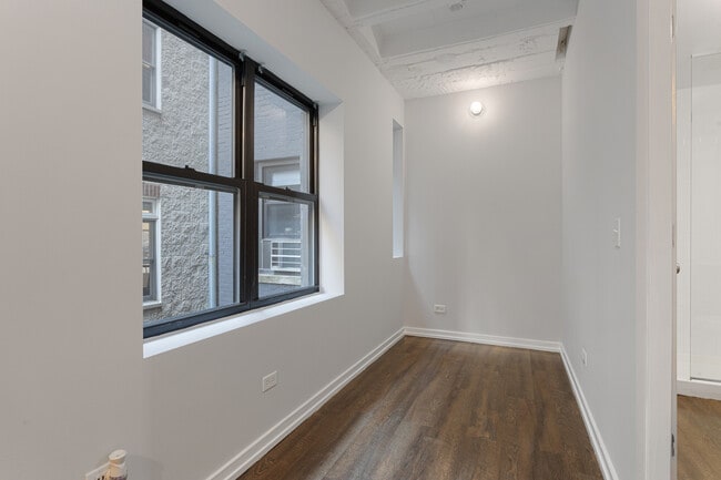 Building Photo - 5718 N Winthrop Ave