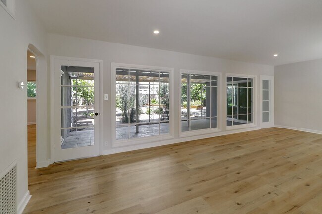 Building Photo - Los Altos 4-Bedroom with Fireplace, EV Hoo...