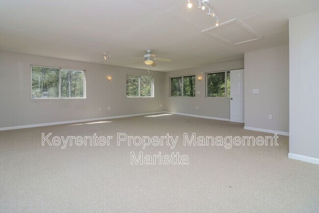 Building Photo - 153 Learner Ct