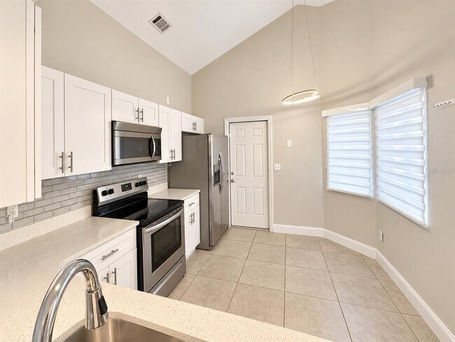 Building Photo - 145 Pinewood Cir