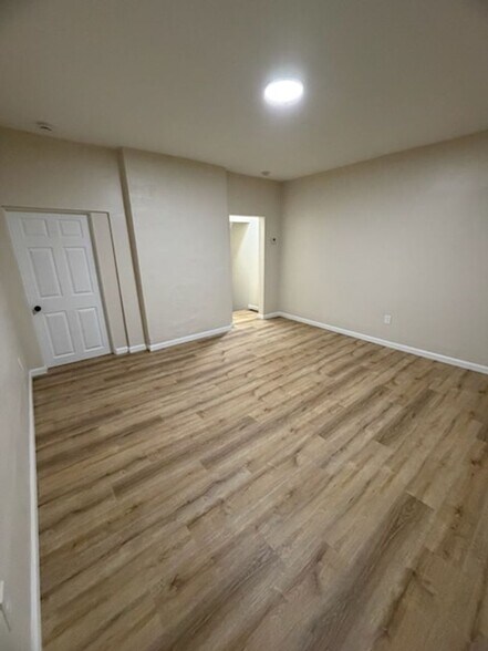 Building Photo - 76 Cortina Way