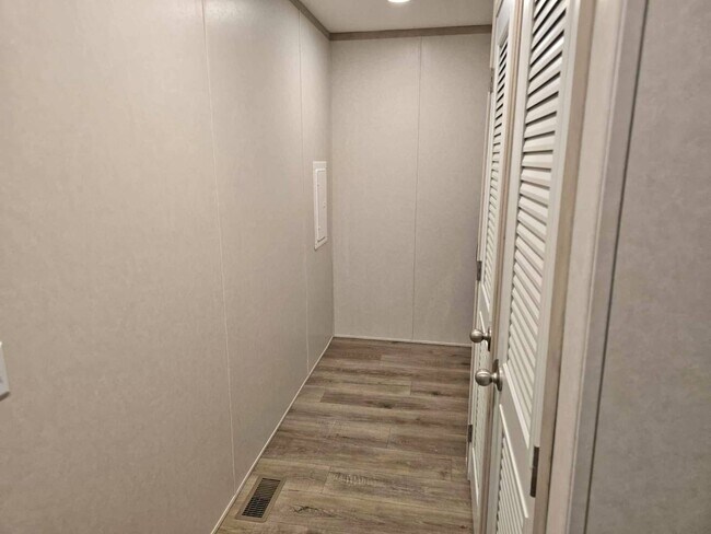 Building Photo - 613 Polk St