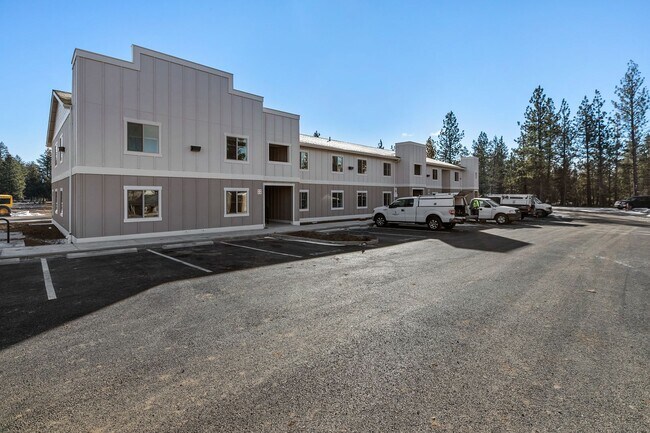 Building Photo - Oxbow Flats 2 bedroom Apartment! $500 off first 3 month's of rent!