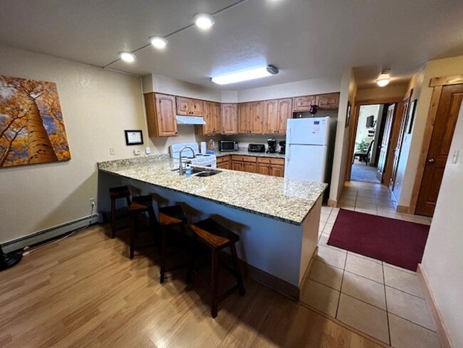 Building Photo - Long Term Rental- Lagoon Townhomes 720D