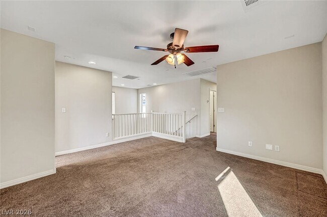 Building Photo - 985 Pebble Lake St