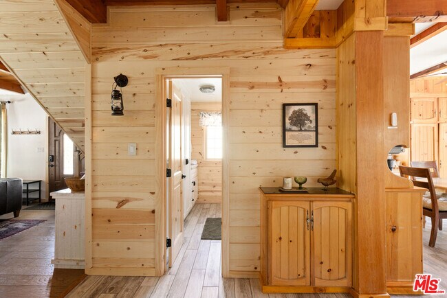 Building Photo - 959 Quail Rd