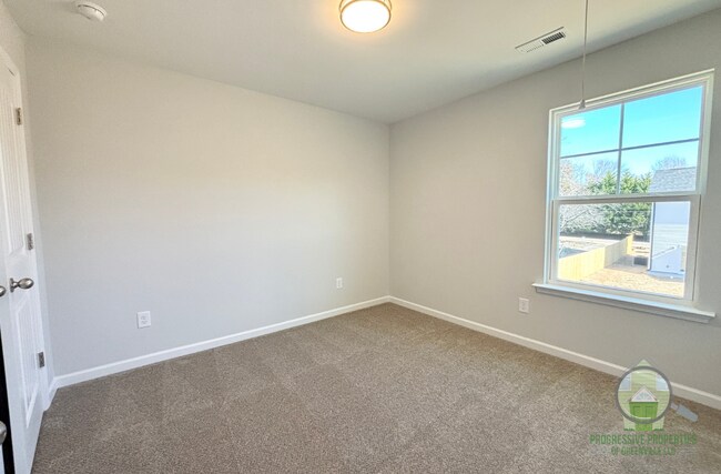 Building Photo - 377 Echo Cir