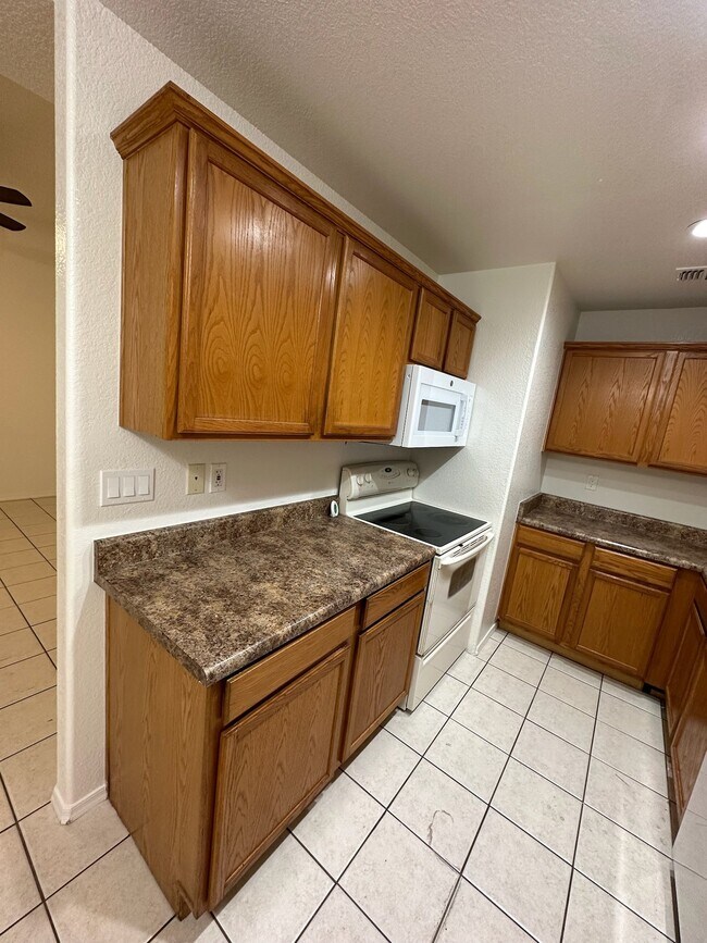 Building Photo - 3417 Oro Grande Blvd