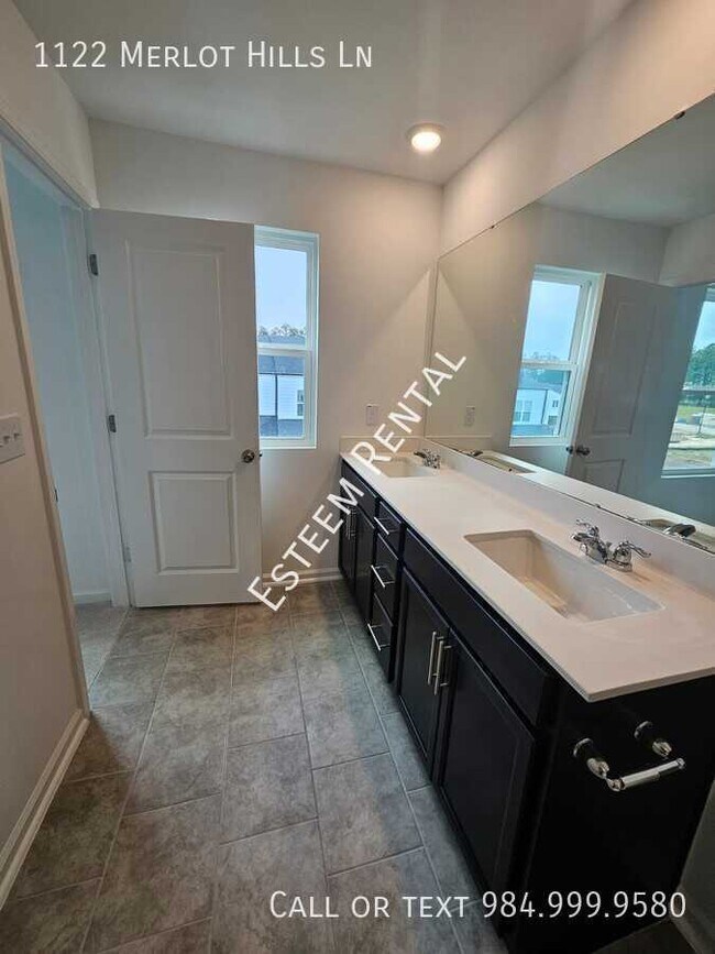 Building Photo - 1122 Merlot Hills Ln.