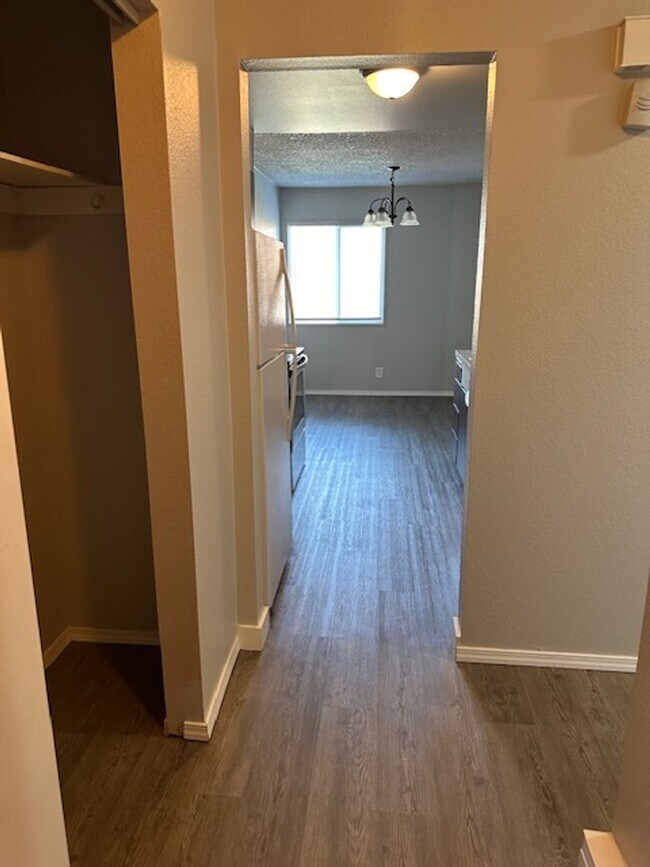 Building Photo - Amazing Two Bedroom!