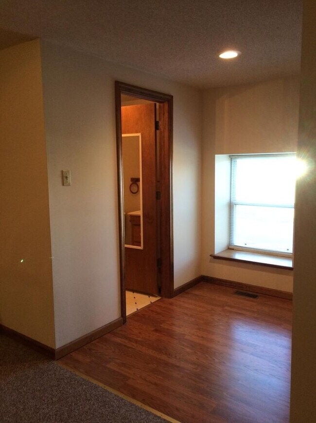 Building Photo - 2-Story, One Bedroom Loft Townhome AVAILABLE JUNE 2026 - Wernersville, PA