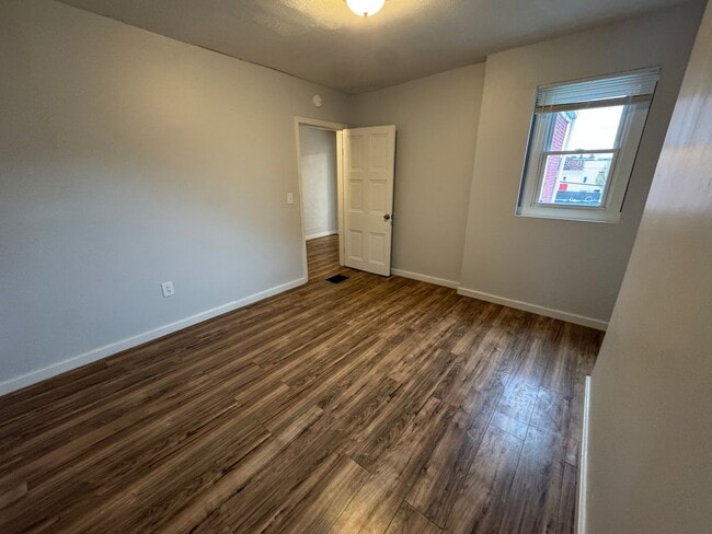 Building Photo - Charming and spacious 5BR Home in East Liberty