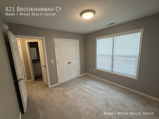 Building Photo - 821 Brookhannah Ct
