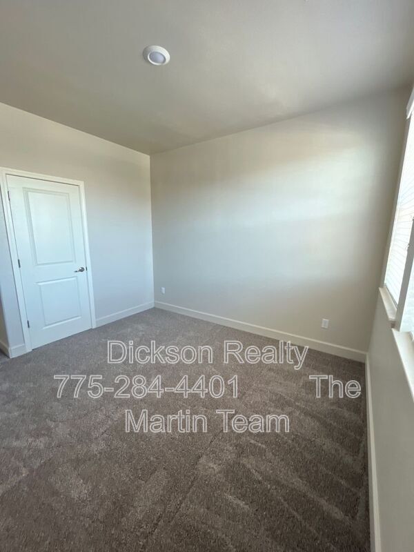 Building Photo - 1982 Maradona Dr