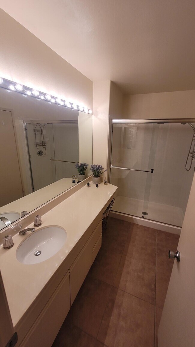 Building Photo - 54673 Oak-Hill