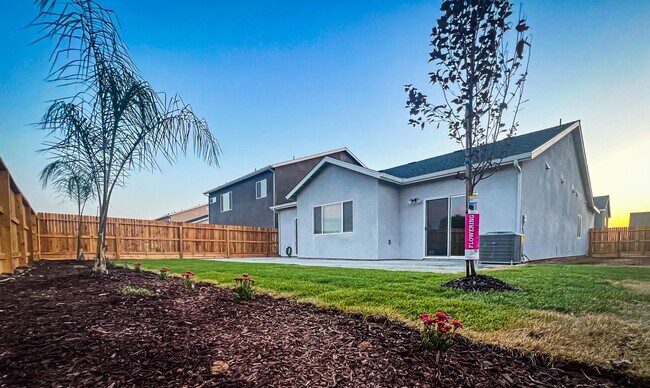 Building Photo - Beautiful 3-Bed, 2-Bath Lennar Home in Daf...