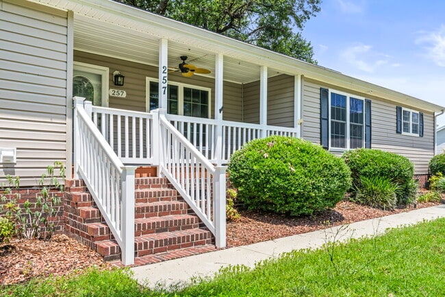 Building Photo - 257 Stone Throw Dr