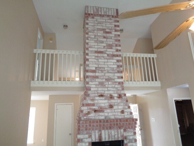 Building Photo - 16318 Leamington Ln