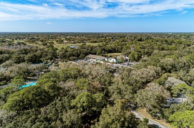Building Photo - Welcome to your Heatherwood Heaven