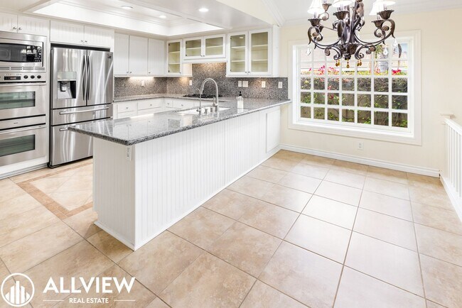 Building Photo - Elegant 3 Bed 2 Bath Home Available in the Heart of Woodbridge!