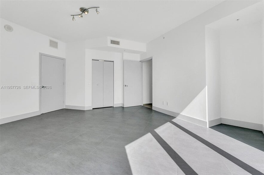 Building Photo - 60 SW 13th St