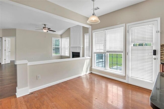Building Photo - 440 Bayswater Way
