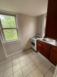Building Photo - 424 E Jersey St